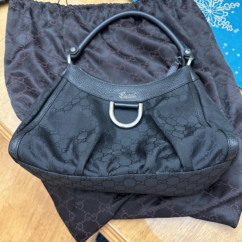 *** Sold sold sold*** Authentic Gucci D-Ring Hobo GG Canvas